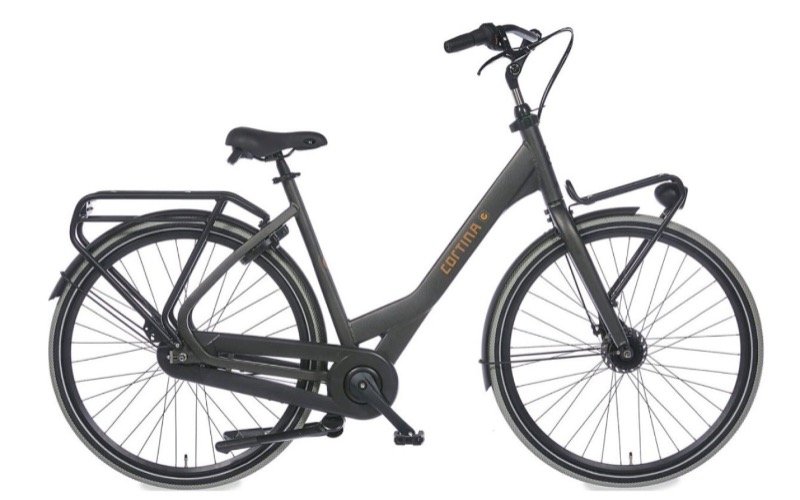<p>Je sjouwt wat af met die kids en dus verdien je gewoon een hele mooie fiets om het meenemen van boodschappen, luiertassen en je kleintjes net een beetje leuker te maken! De Common Family is voorzien van alle belangrijke eigenschappen van een family bike. De Cortina Common Family is een echte alleskunner! Neem makkelijk al je bagage en je kinderen mee op avontuur en ontdek samen de mooiste plekken.</p>